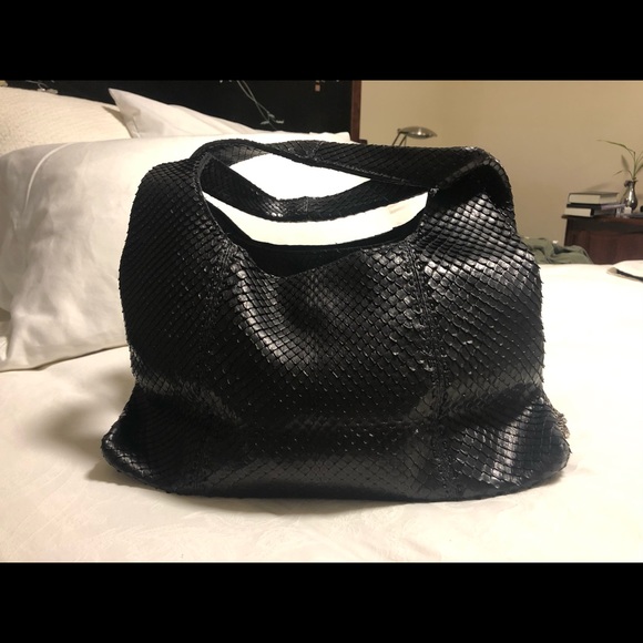 Black NEDA Shoulderbag - Picture 1 of 7
